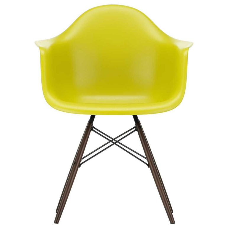 Vitra Eames DAW stoel donker esdoorn onderstel