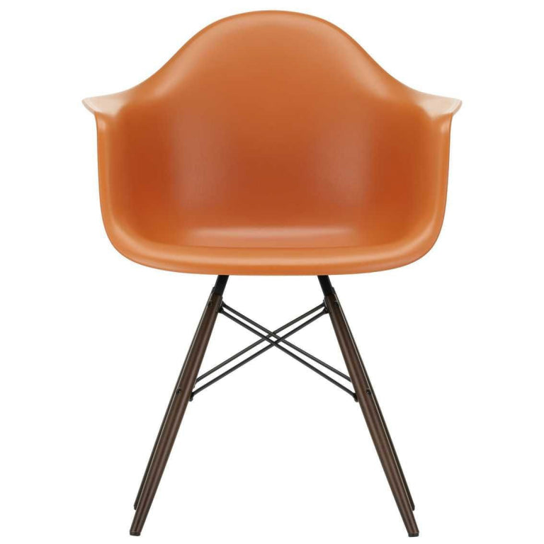 Vitra Eames DAW stoel donker esdoorn onderstel