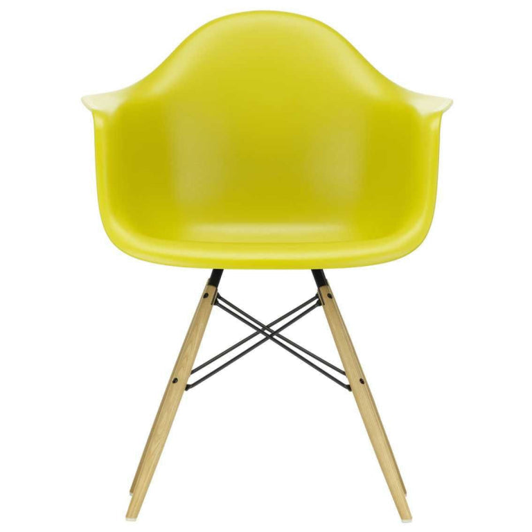 Vitra Eames DAW stoel geelachtig esdoorn onderstel