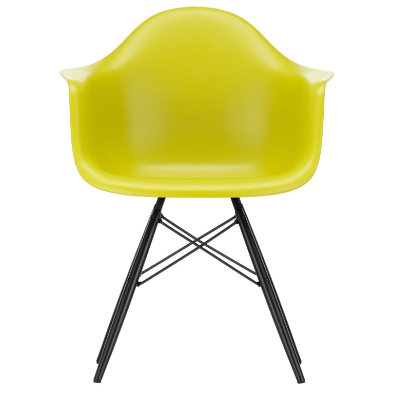 Vitra Eames DAW stoel zwart esdoorn onderstel