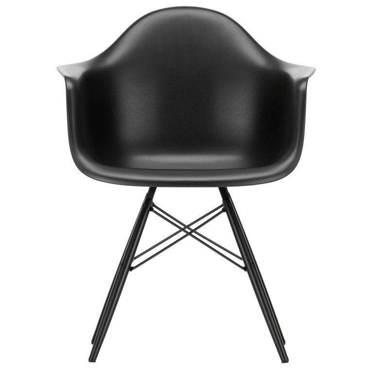 Vitra Eames DAW stoel zwart esdoorn onderstel