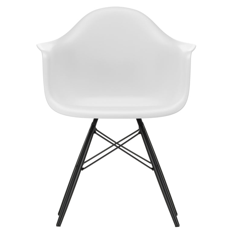 Vitra Eames DAW stoel zwart esdoorn onderstel