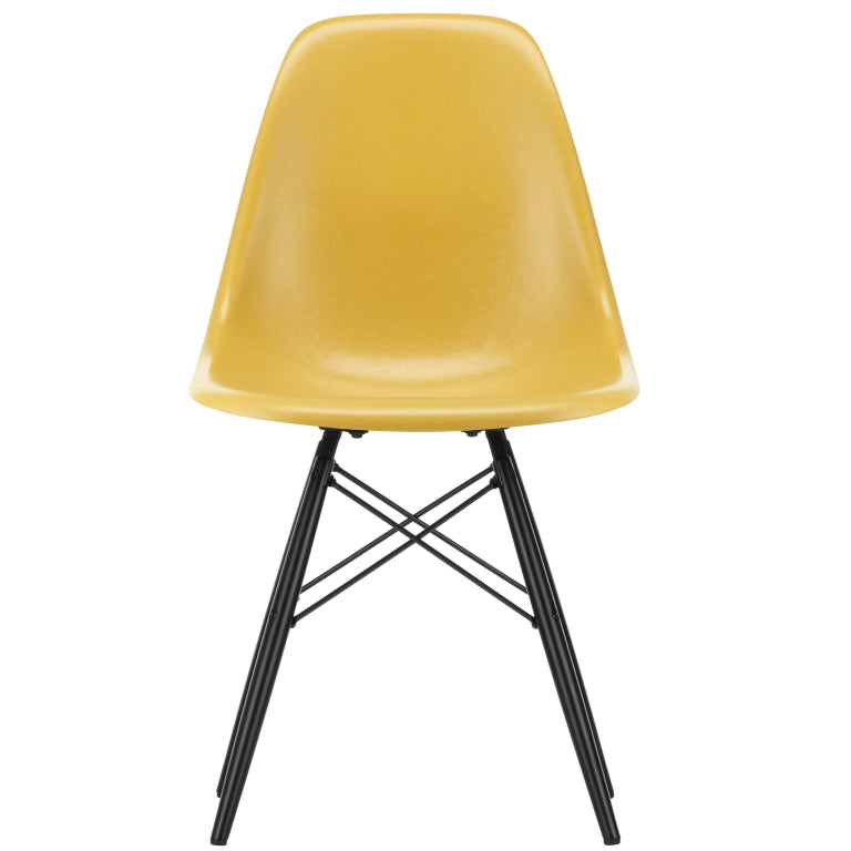 Vitra Eames DSW Fiberglass stoel esdoorn zwart