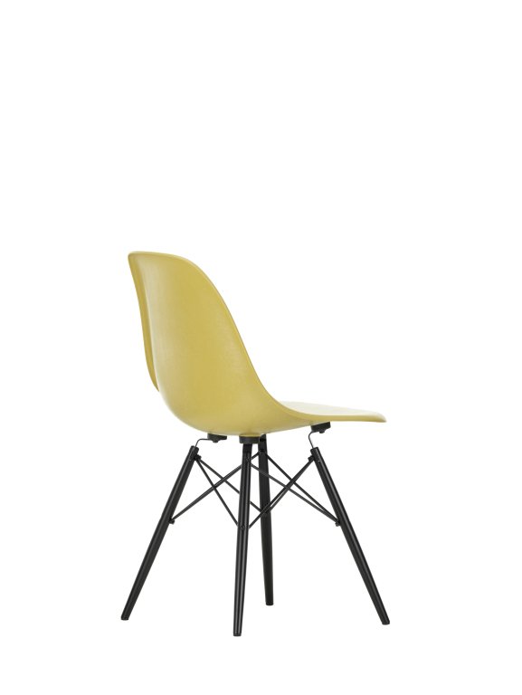 Vitra Eames DSW Fiberglass stoel esdoorn zwart