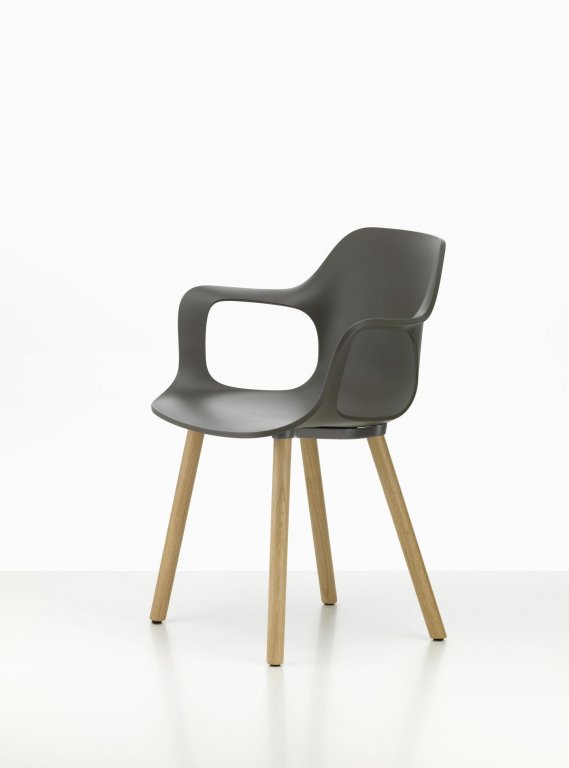 Vitra HAL RE armchair eiken onderstel basalt
