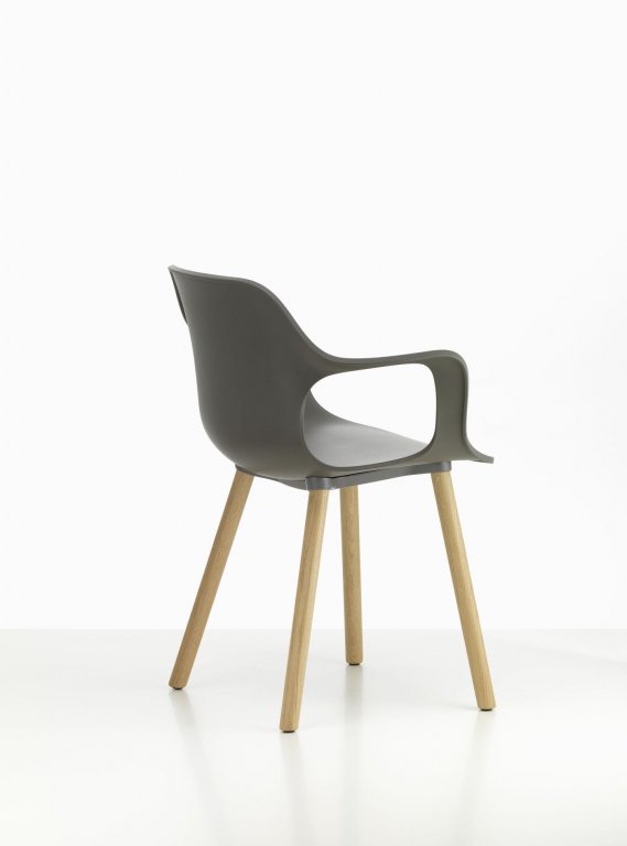 Vitra HAL RE armchair eiken onderstel basalt