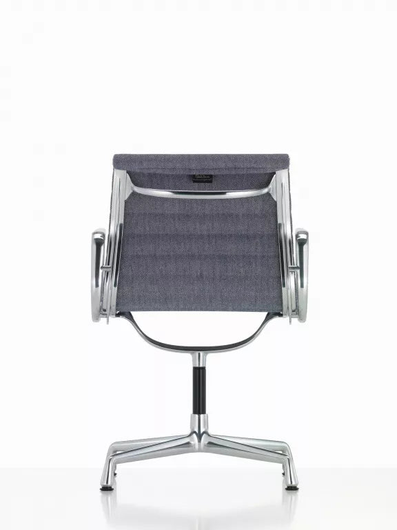 Vitra EA 104 stoel