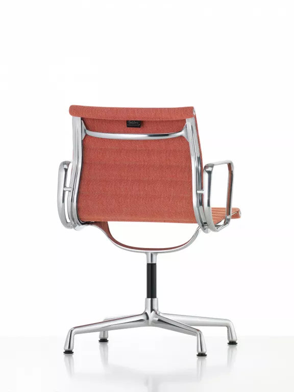 Vitra EA 104 stoel