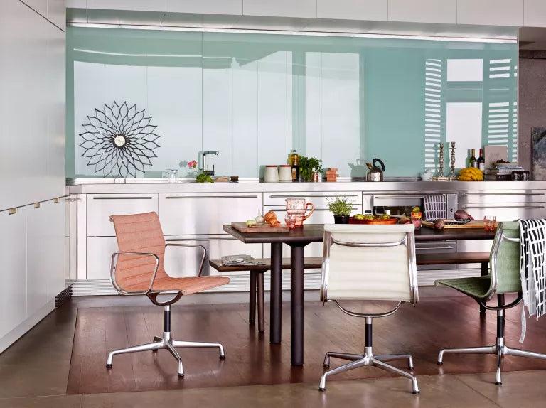 Vitra EA 101 stoel geel/ pastel groen, onderstel verchroomd