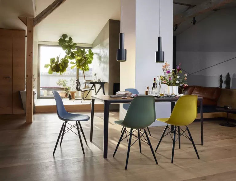 Vitra Eames DSX stoel zwart gepoedercoat onderstel