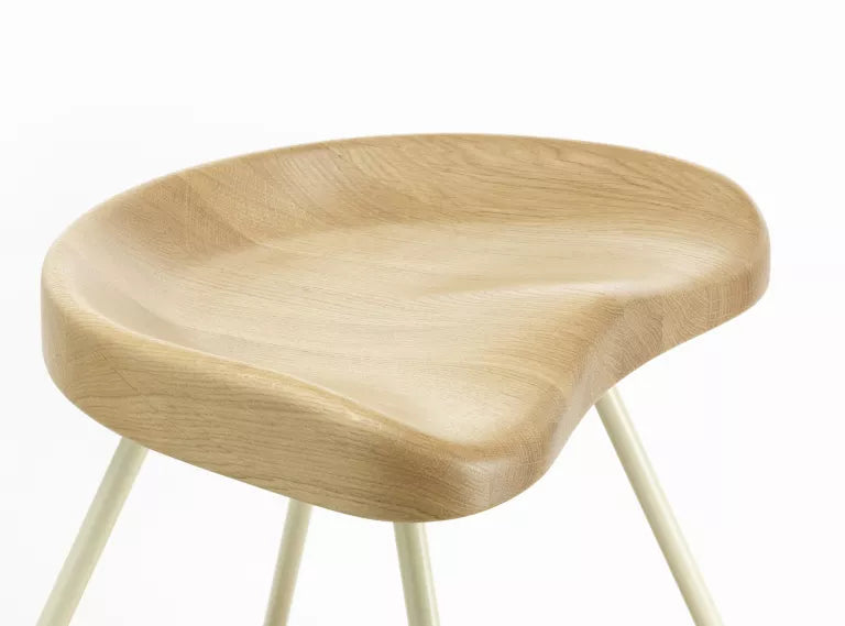 Vitra Tabouret 307 kruk massief eiken