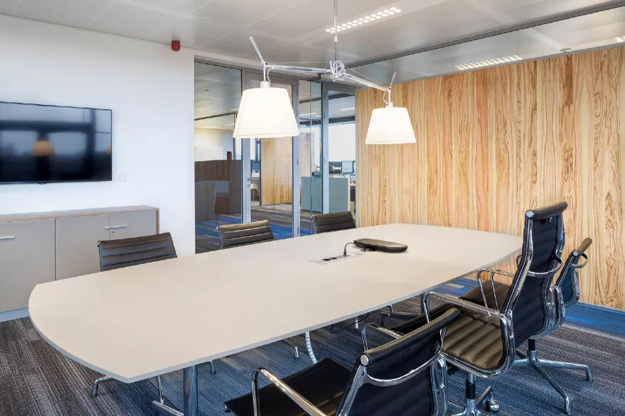 Vitra EA 119 bureaustoel Hopsak zwart, onderstel gepolijst