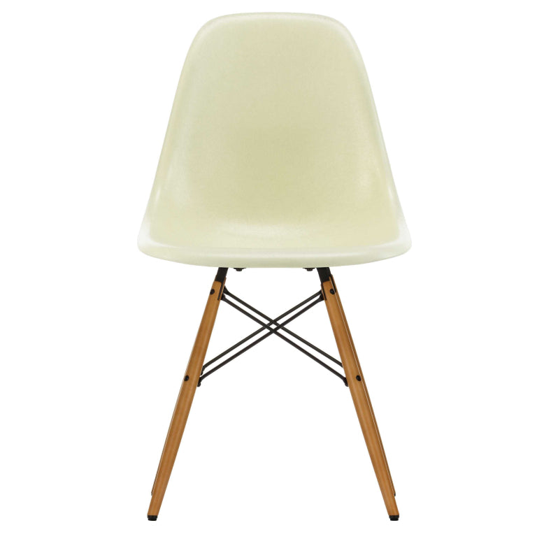 Vitra Eames DSW Glasfiberstol gullig ahorn