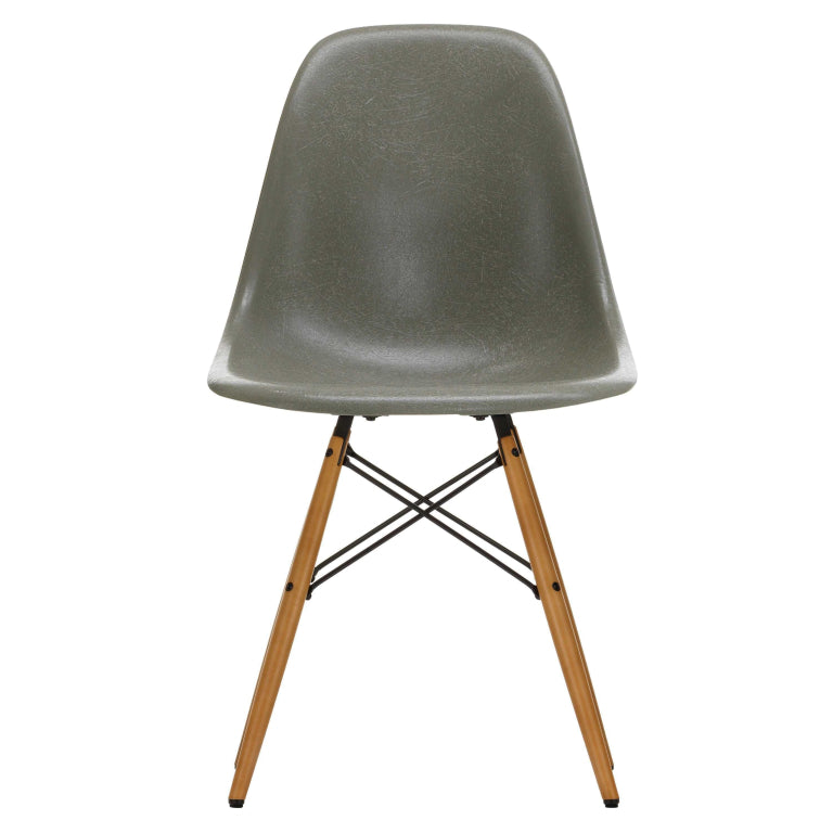 Vitra Eames DSW Glasfiberstol gullig ahorn