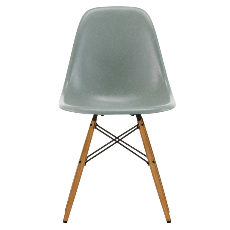 Vitra Eames DSW Glasfiberstol gullig ahorn