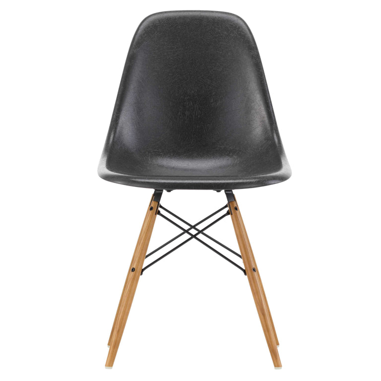 Vitra Eames DSW Glasfiber stol ask honning