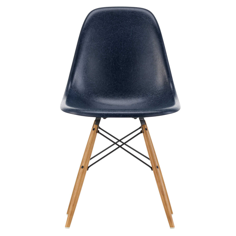 Vitra Eames DSW Glasfiber stol ask honning