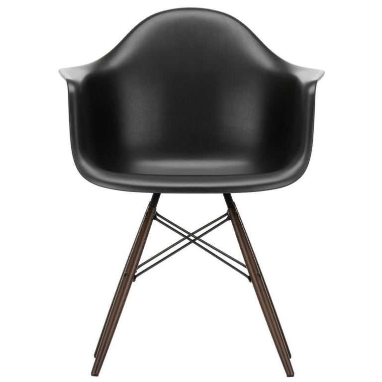 Vitra Eames DAW stol mørk ahorn base