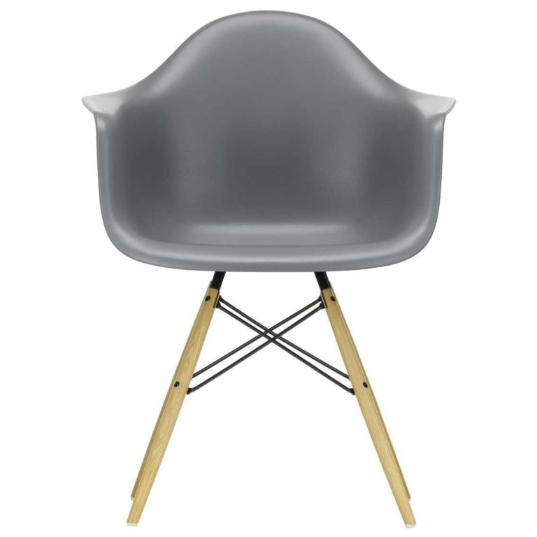 Vitra Eames DAW stol gullig ahorn base