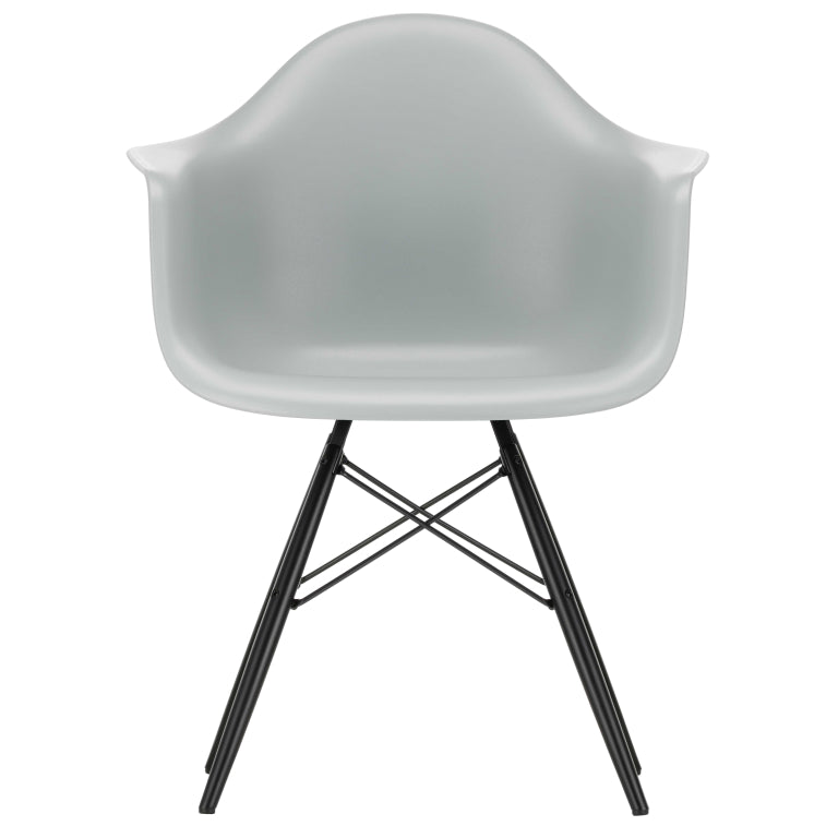 Vitra Eames DAW stol sort ahorn base