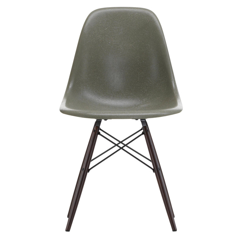 Vitra Eames DSW Glasfiber stol ahorn mørk