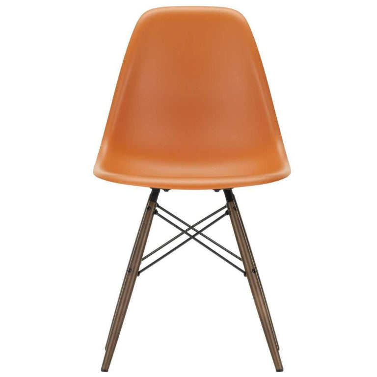 Vitra Eames DSW stol mørk ahorn base