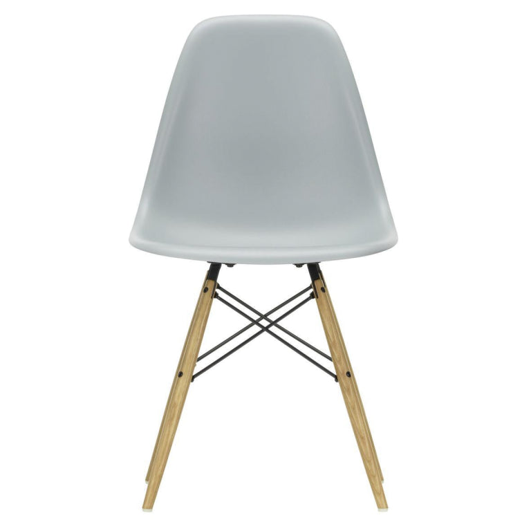 Vitra Eames DSW stol med ask i ask