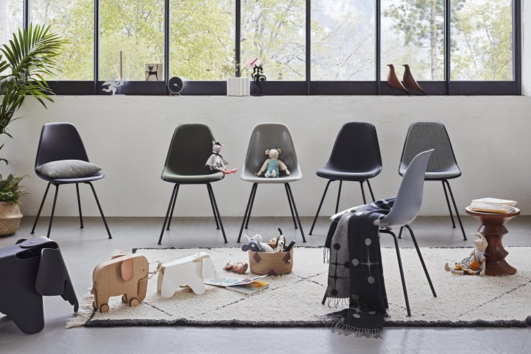 Vitra Eames DSX glasfiber stol sort base