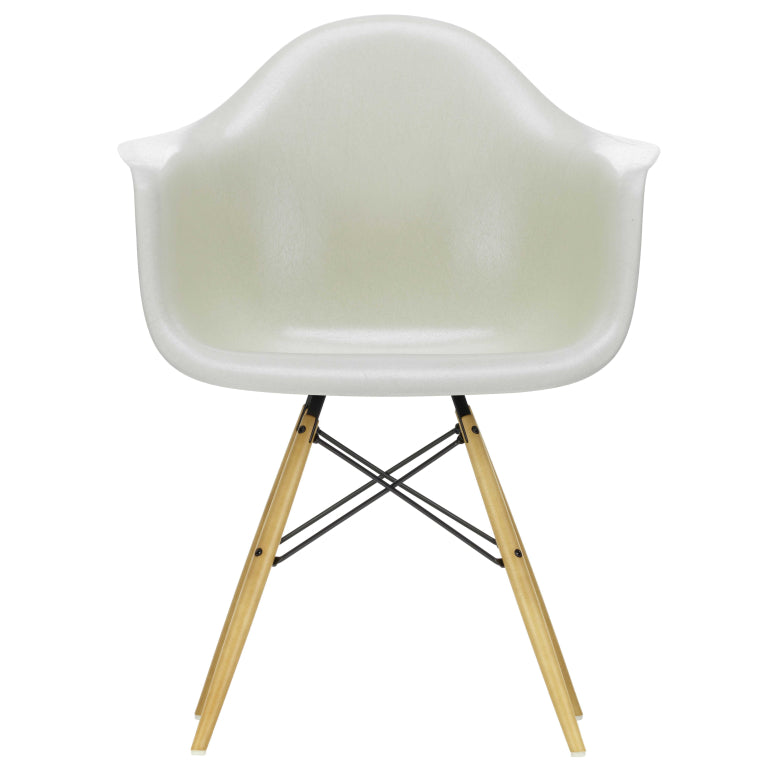 Vitra Eames DAW Glasfiberstol gullig ahorn