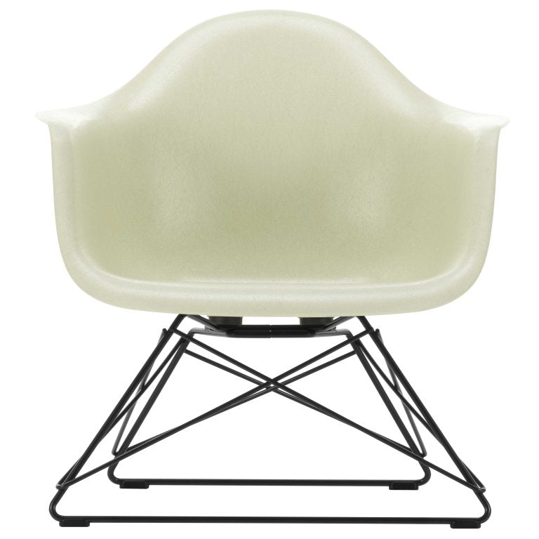 Vitra Eames LAR Lænestol i glasfiber sort