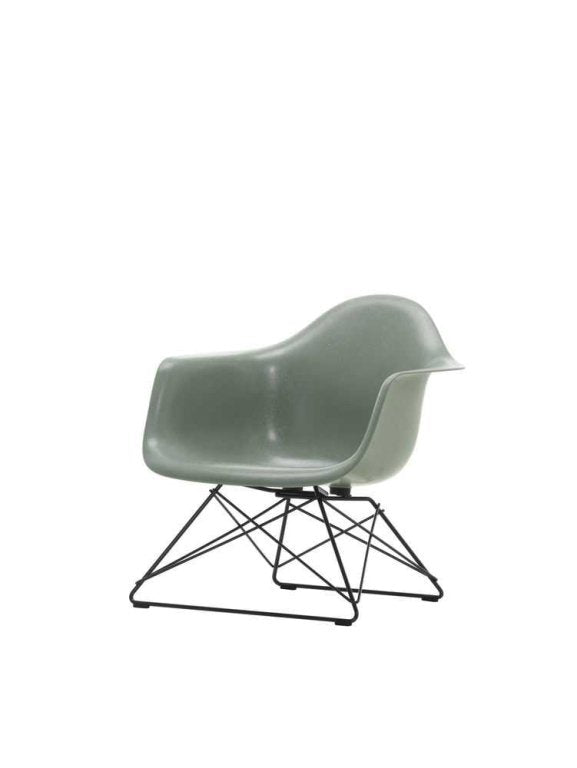 Vitra Eames LAR Lænestol i glasfiber sort