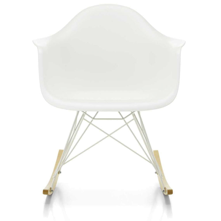 Vitra Eames RAR gyngestol med hvid pulverlakeret base