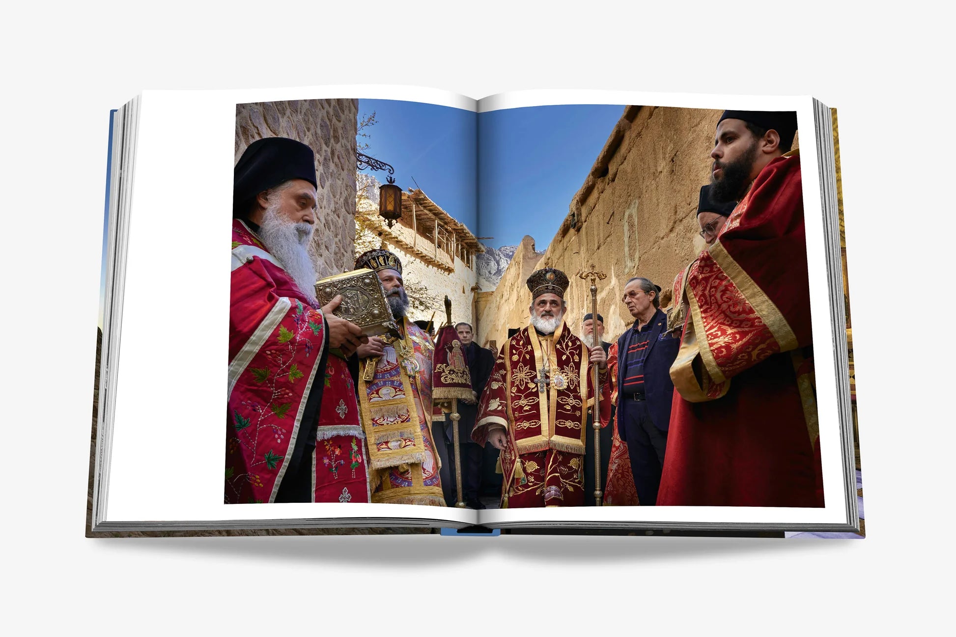 ASSOULINE St. Catherine's Monastery: Bag hellige døre