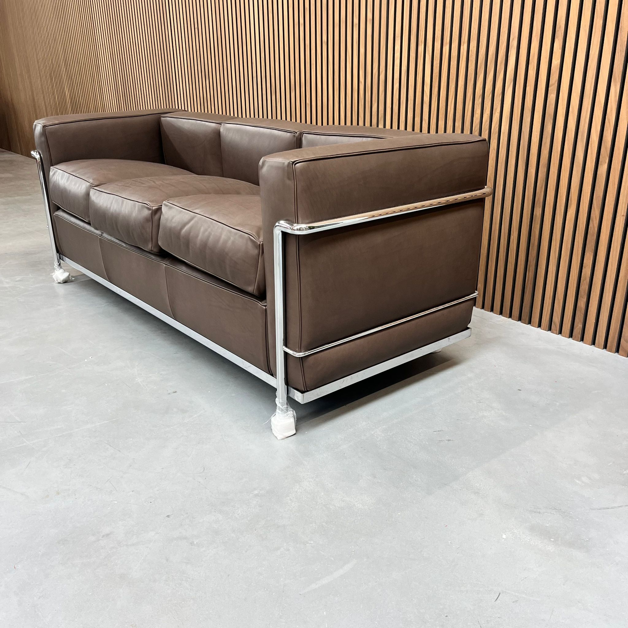 Cassina LC2 Sofa - Tre steder Grand Confort