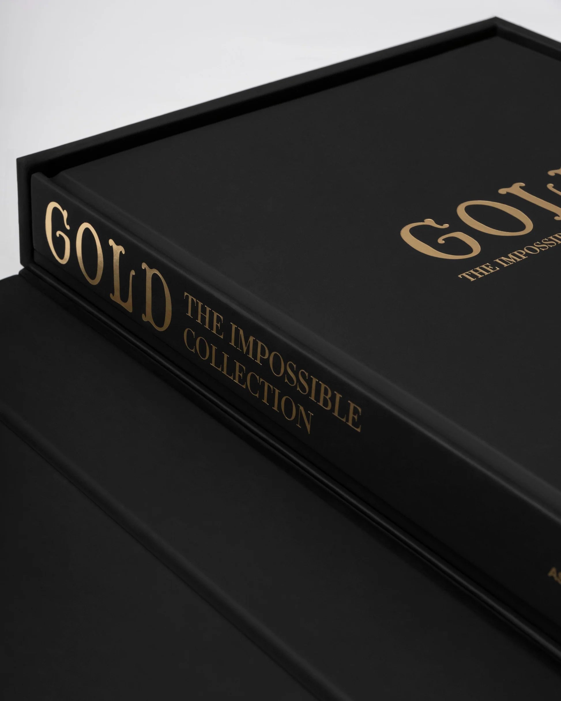 ASSOULINE Gold: The Impossible Collection