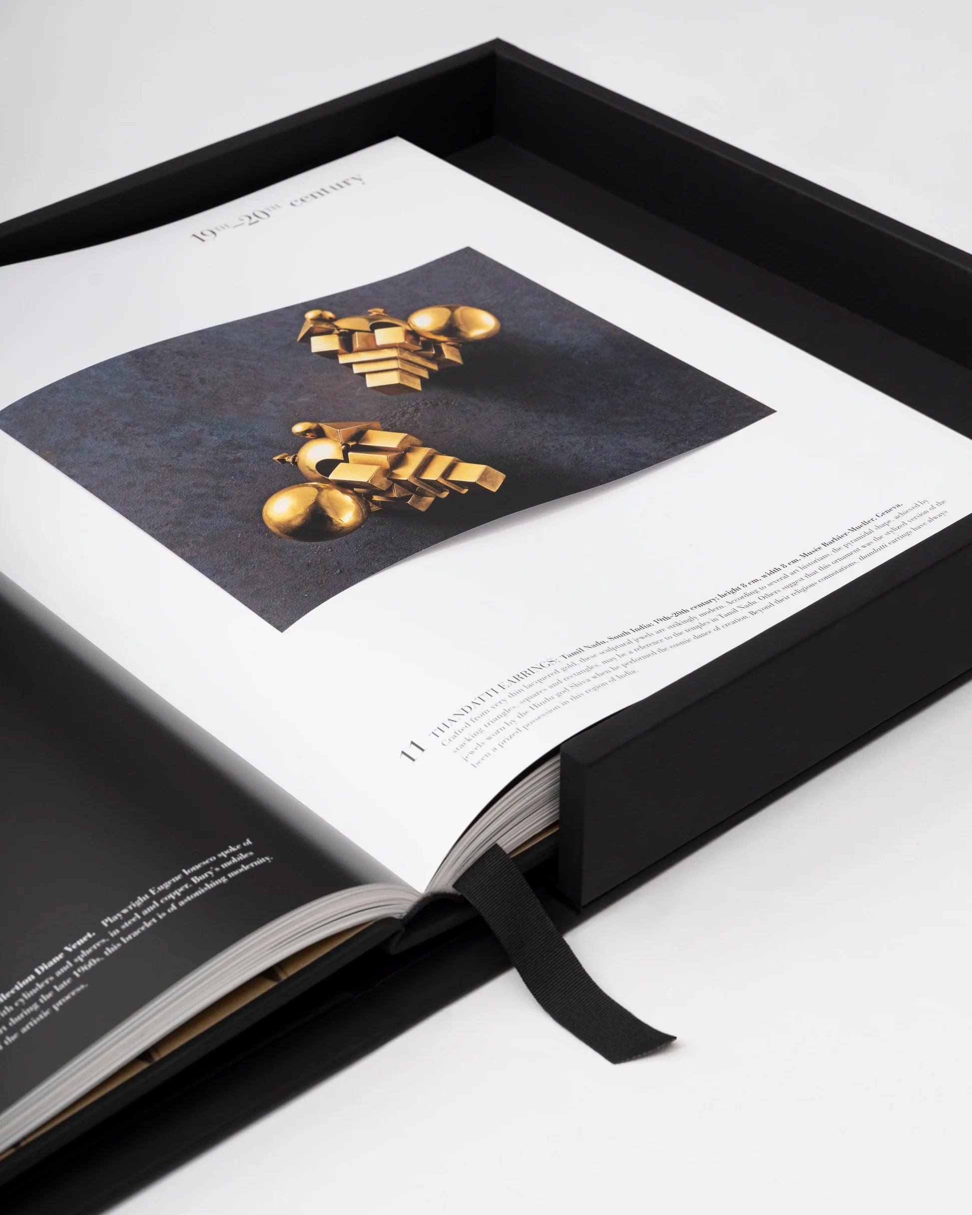 ASSOULINE Gold: The Impossible Collection