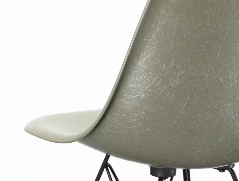 Vitra Eames DSR Glasfiberstol sort stel