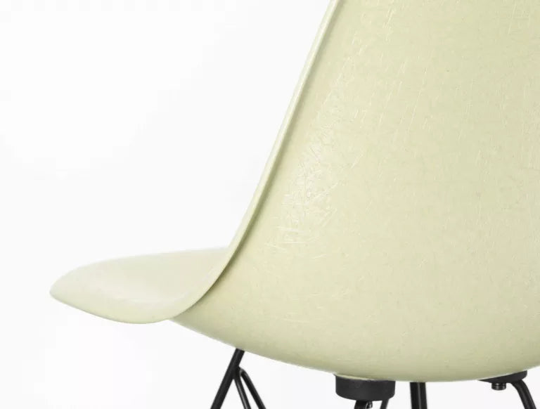 Vitra Eames DSR Glasfiber stol krom understel