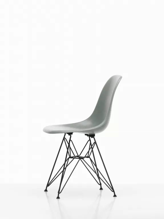 Vitra Eames DSR Glasfiberstol sort stel