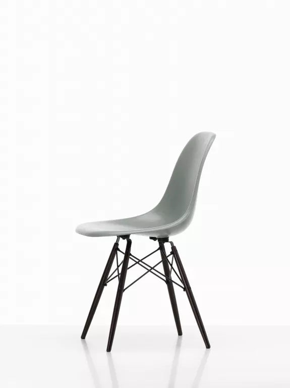 Vitra Eames DSW Glasfiber stol ask honning