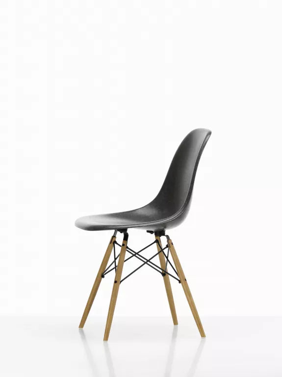 Vitra Eames DSW Glasfiber stol ask honning