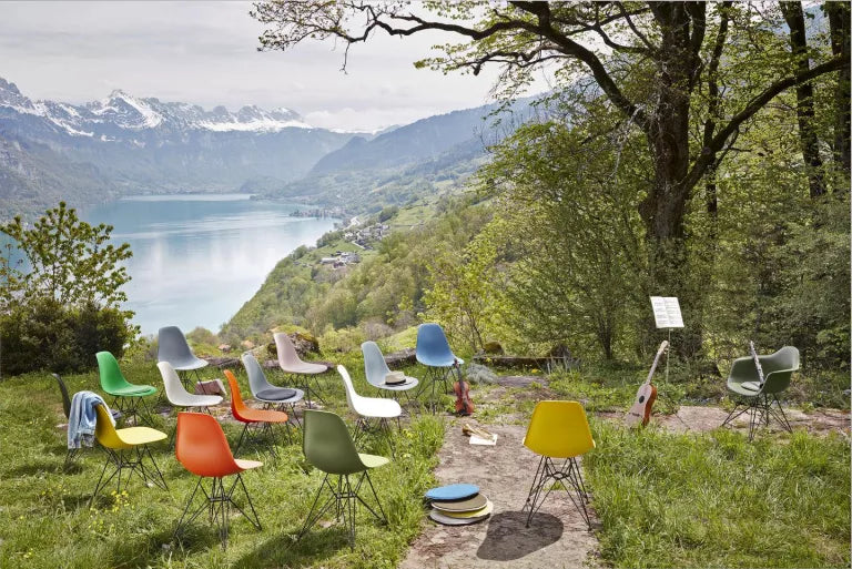 Vitra Eames DSR stol sort pulverlakeret base