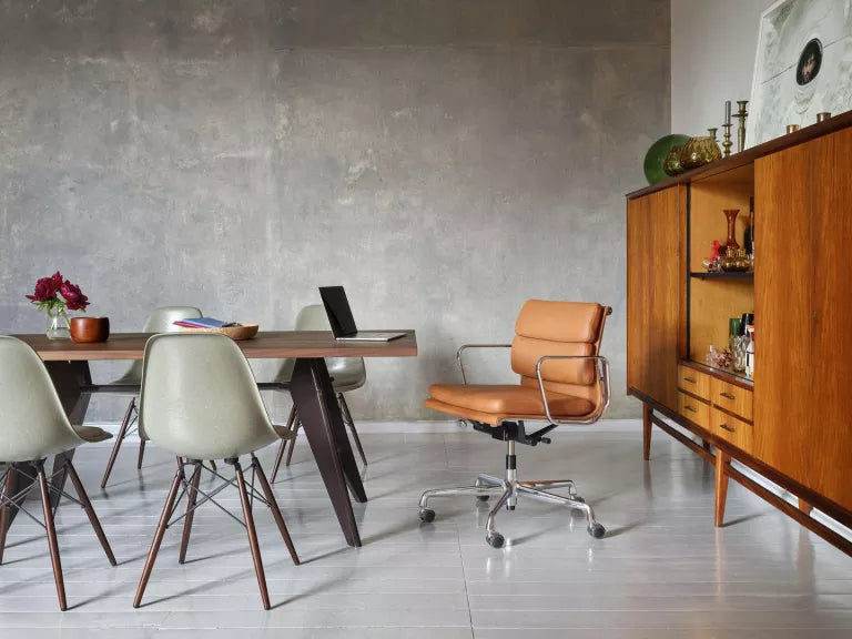 Vitra Eames DSW stol mørk ahorn base