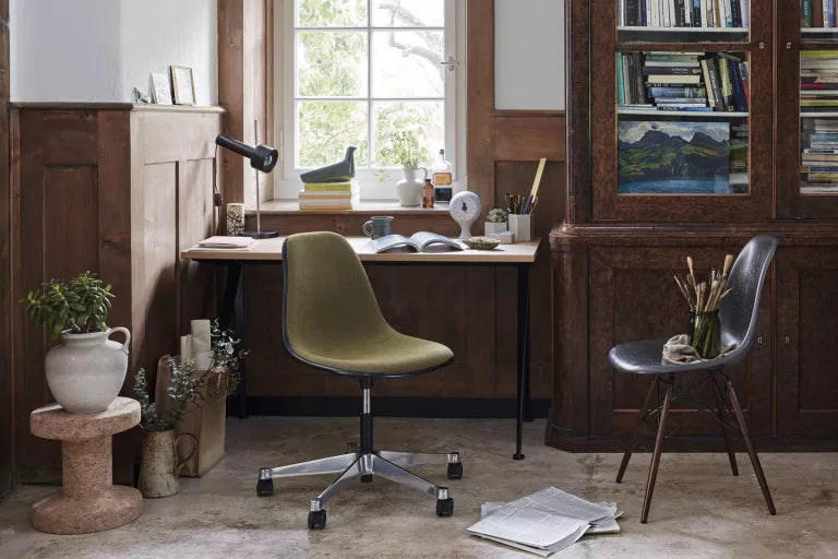 Vitra Eames DSW stol mørk ahorn base