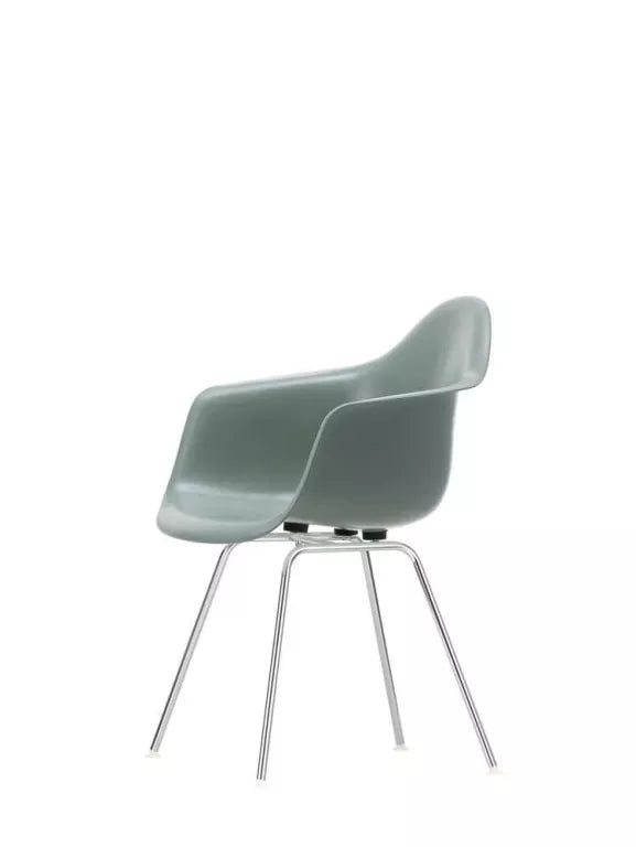 Vitra Eames DAX Glasfiber stol krom