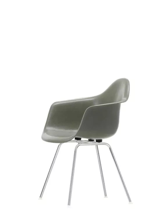 Vitra Eames DAX Glasfiberstol sort