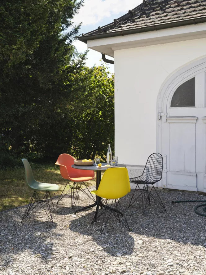 Vitra Eames DAR stol sort pulverlakeret base