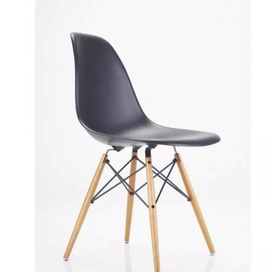 Vitra Eames DSW stol med ask i ask