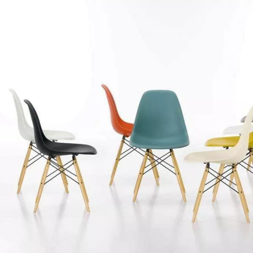 Vitra Eames DSW stol med ask i ask