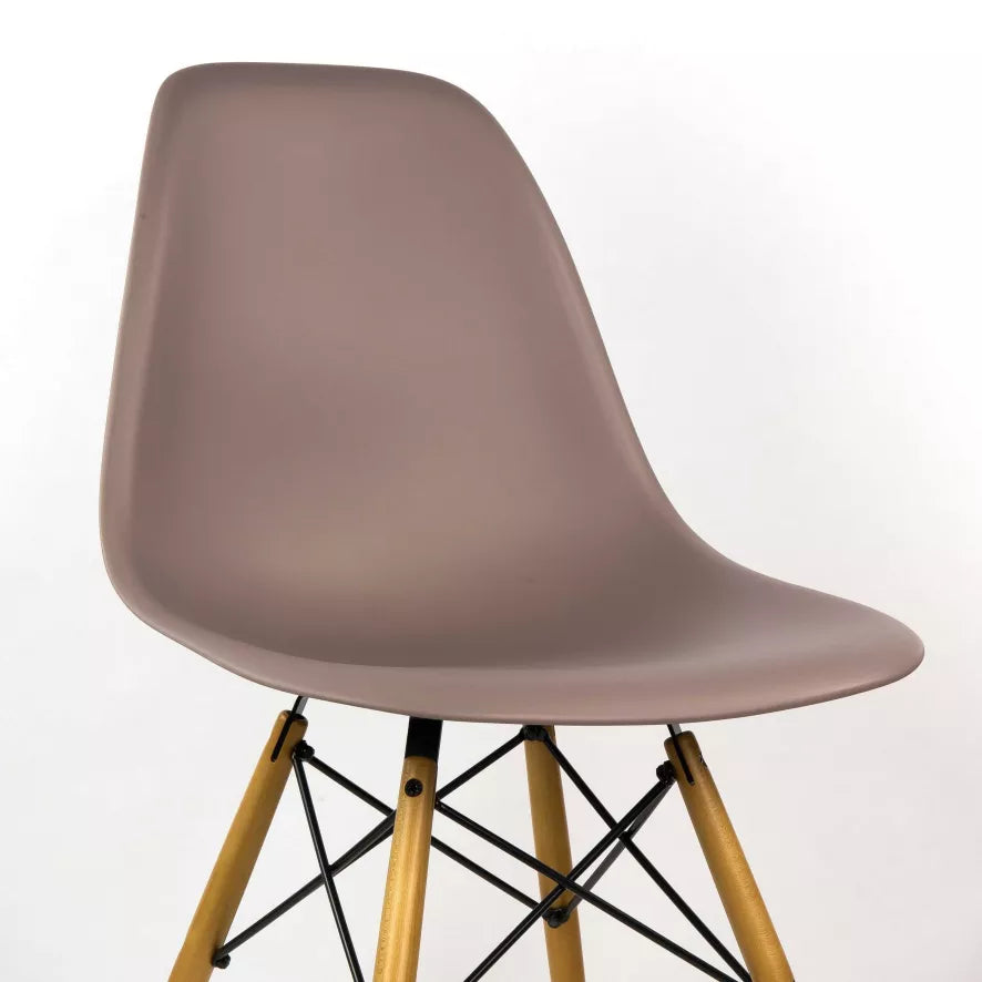 Vitra Eames DSW stol med ask i ask